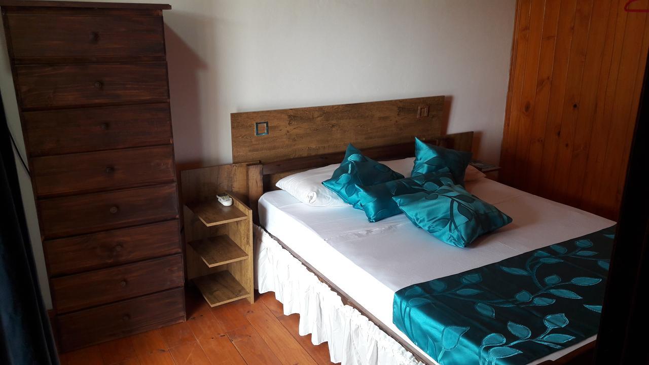 Appartamento Duplex Completo En Puerto Iguazú Esterno foto