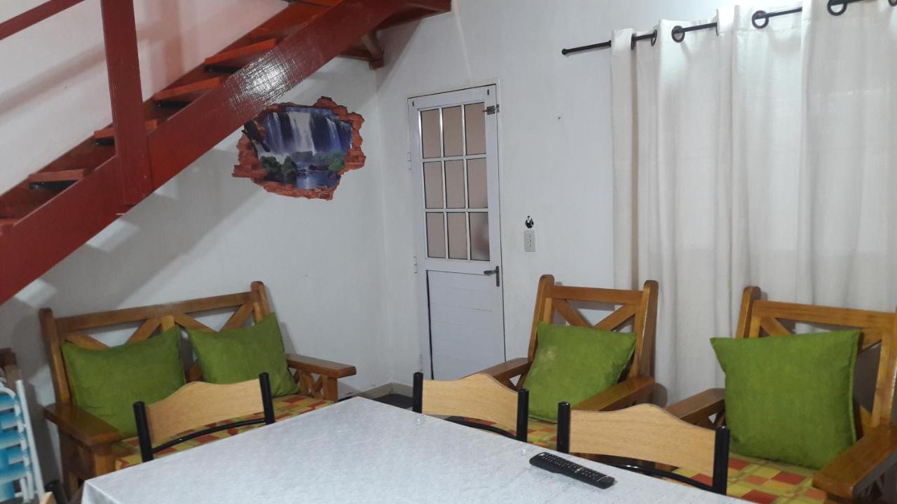Appartamento Duplex Completo En Puerto Iguazú Esterno foto